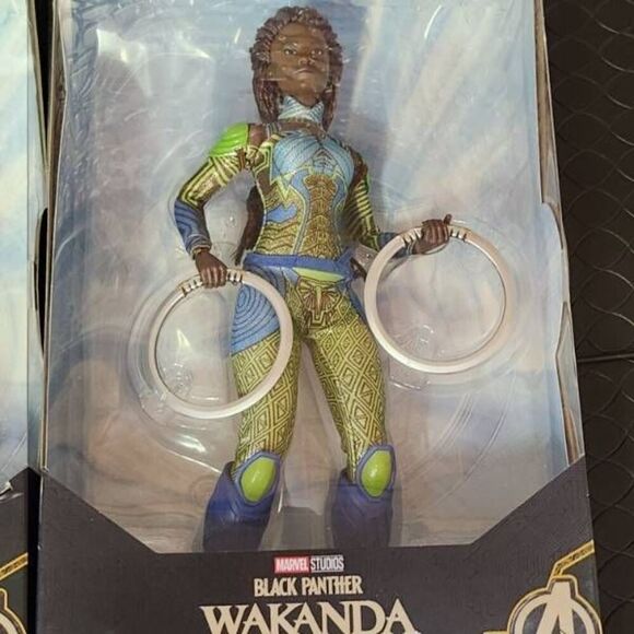 Black Panther Wakanda Forever Marvel Legends Nakia and Okoye Action Figure B11 - Picture 2 of 9